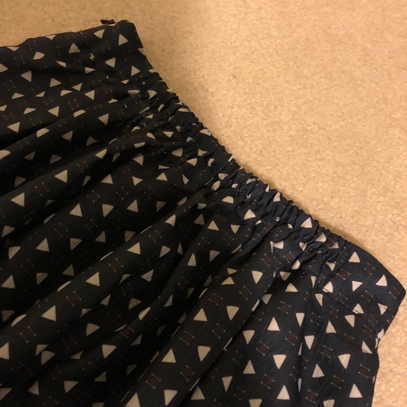 💜Navy Patterned Layered Skirt - Picture 5 of 7